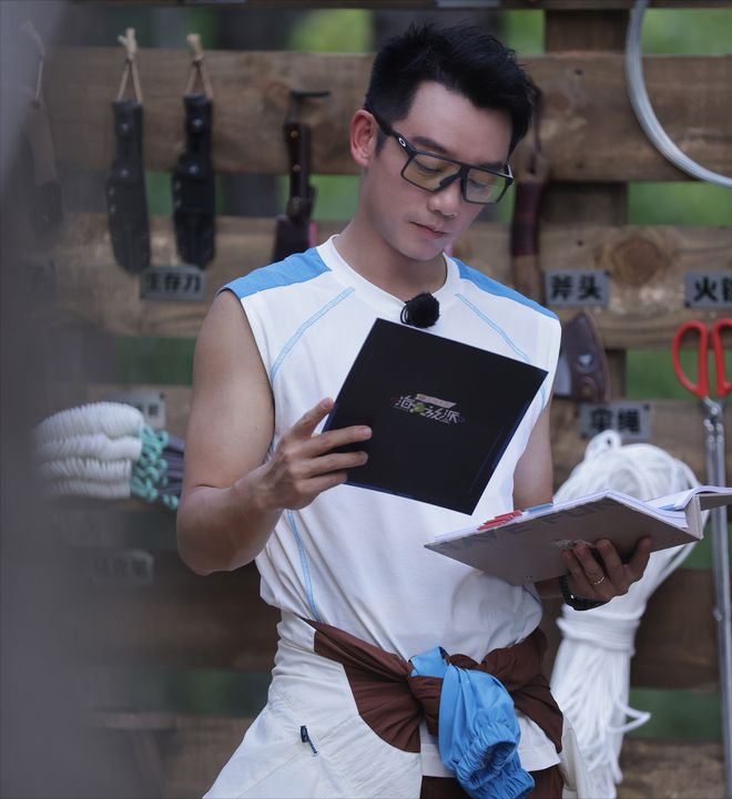 夫妻对战徐志胜颜安野外做床失败到崩溃AG真人游戏平台《嗨放派4》郑恺苗苗(图4)